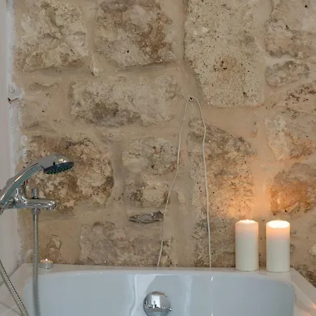 Blanche Con Jacuzzi By Wonderful Italy *